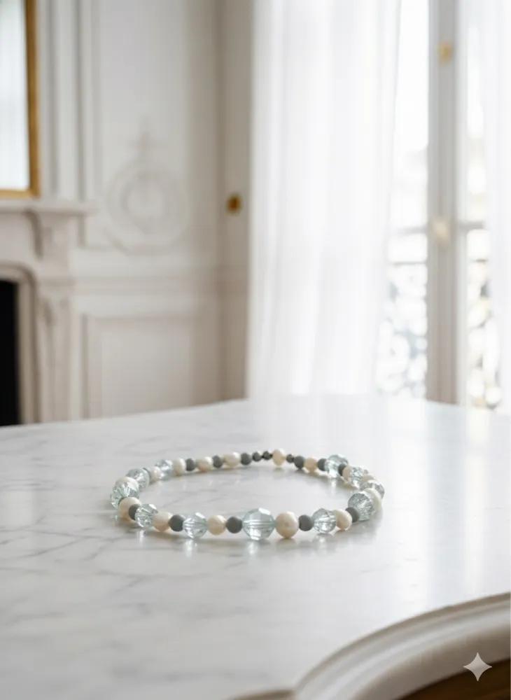 "Eisige Eleganz" – Kristall- und Perlen-Collier