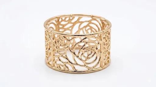 Elegantes Rosen-Armband