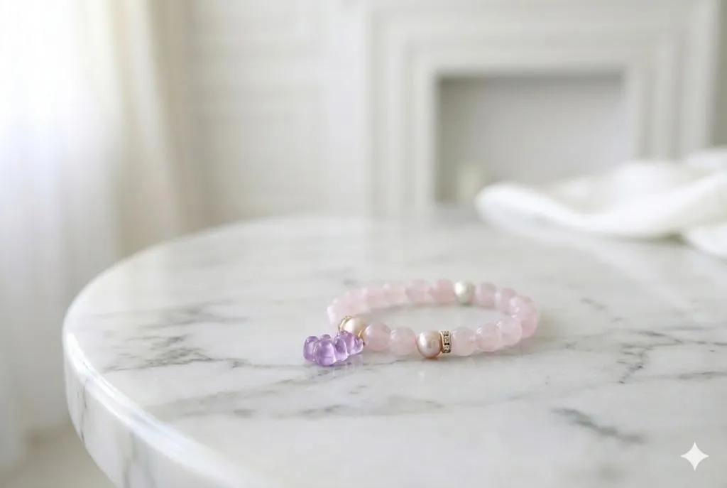Candy Crush – Rosenquarz-Armband mit Gummy Bear