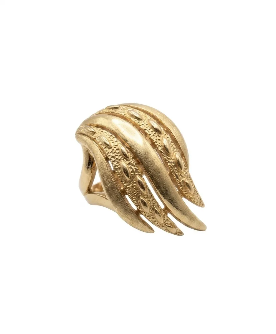 Goldene Designer-Brosche