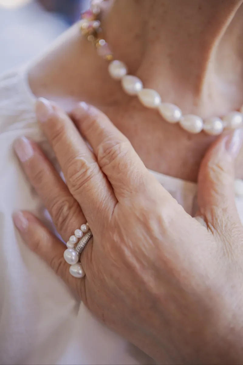 Der „Luminous Arch“ Perlenring Bild 2