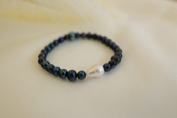 Neith-ikerti Armband