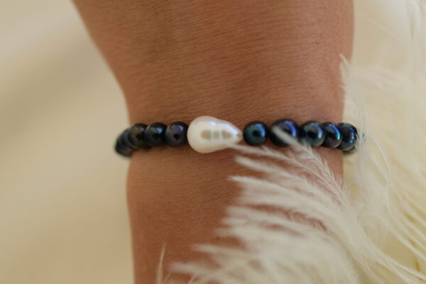 Neith-ikerti Armband